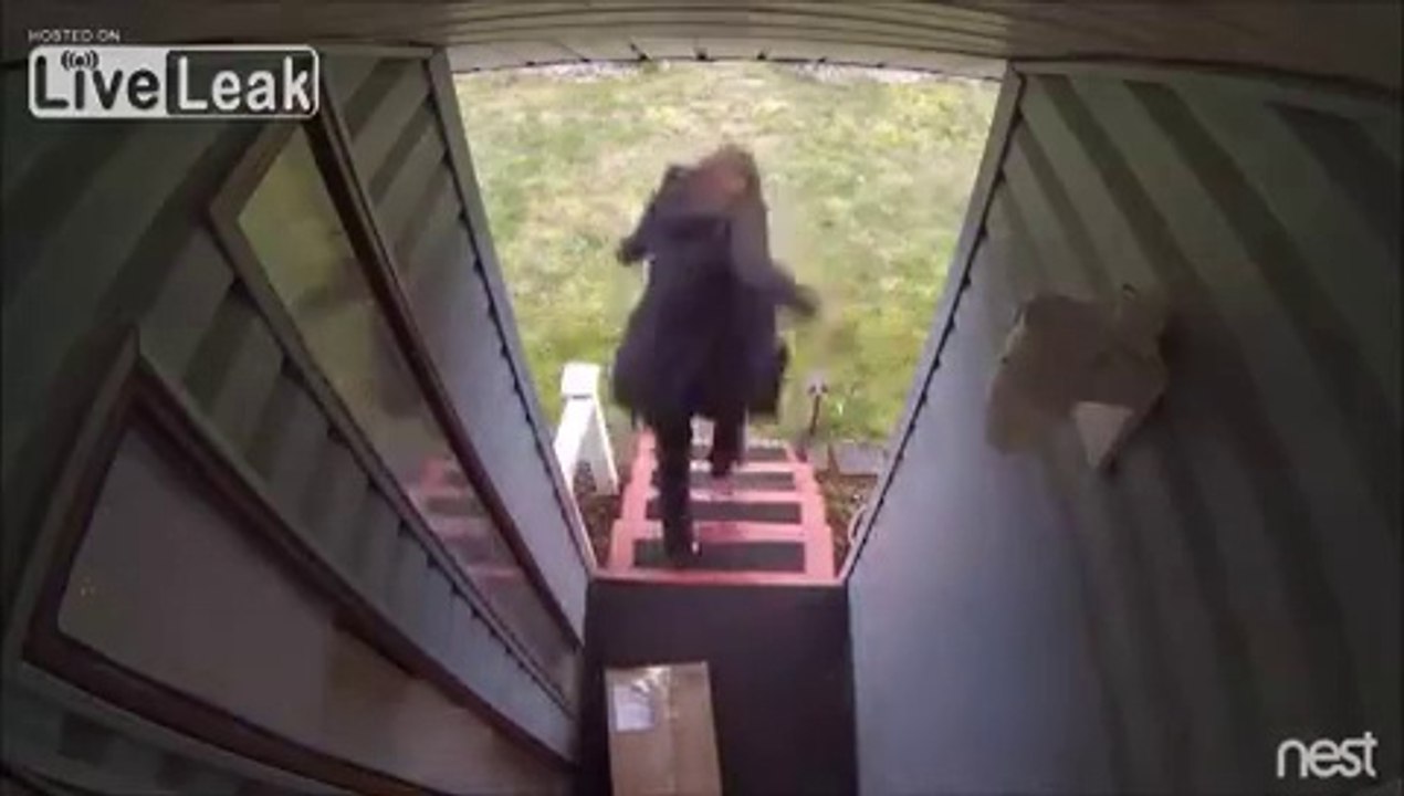 Il en avait marre de se faire voler ses colis... Il a donc piégé le carton