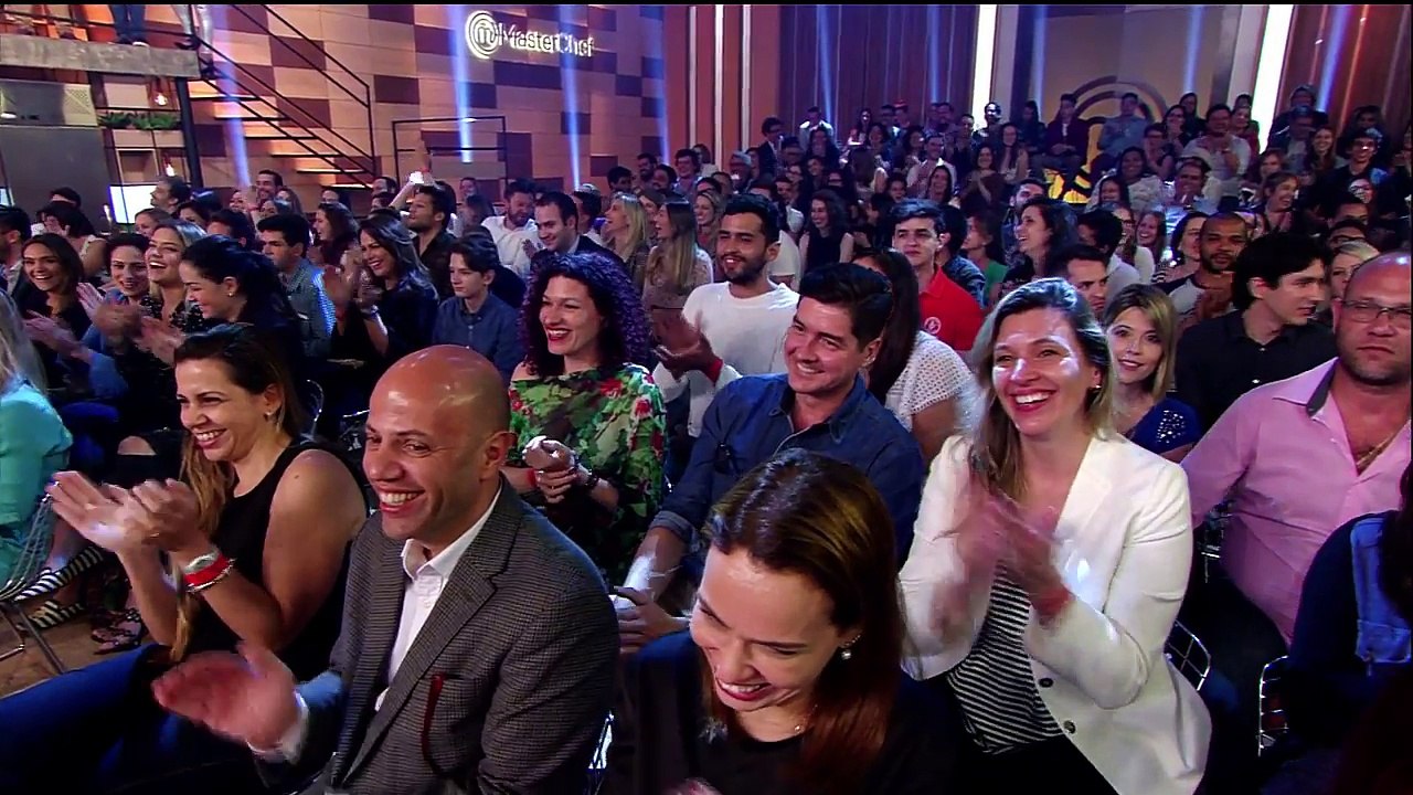 Dayse vence o Masterchef e glorifica a Deus