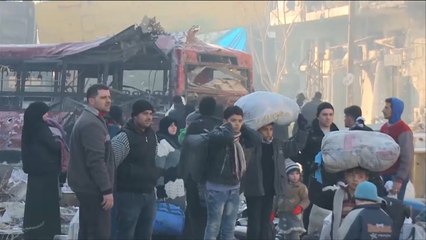 استئناف عمليات إجلاء المدنيين والجرحى من شرقي حلب