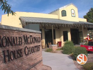 Join La-Z-Boy in Giving the Gift of Comfort this Holiday Season