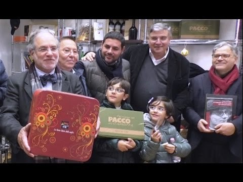 Napoli - Natale, torna Un Pacco alla Camorra (15.12.16)