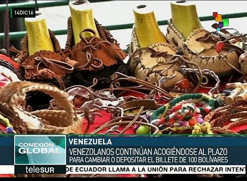Venezolanos continúan con el canje de billetes de 100 Bolívares