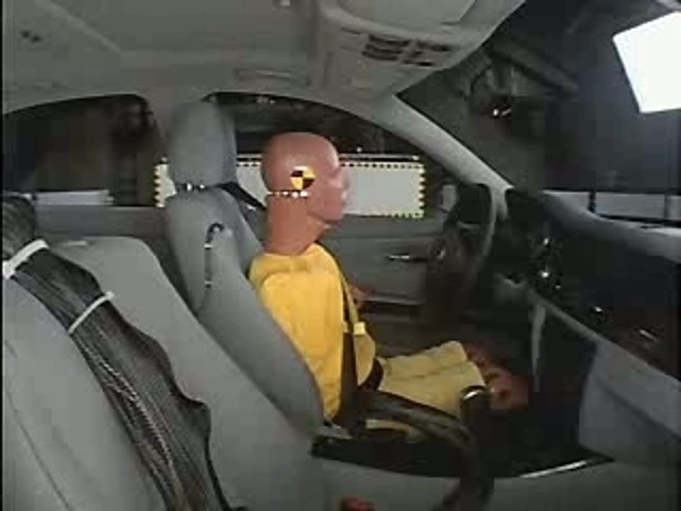 BMW 3 crash test 2006 (Side impact )