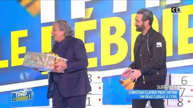 TPMP, C8 : Christian Clavier offre sa combinaison des Bronzés font du ski à Cyril Hanouna ! [Vidéo]