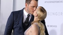 Chris Pratt Shares Sweet Kiss with Anna Faris at Passengers Premiere in LA