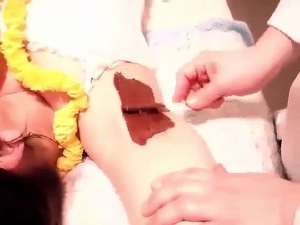 Chocolate Wax vs. Honey Wax for Waxing - Waxing Basics