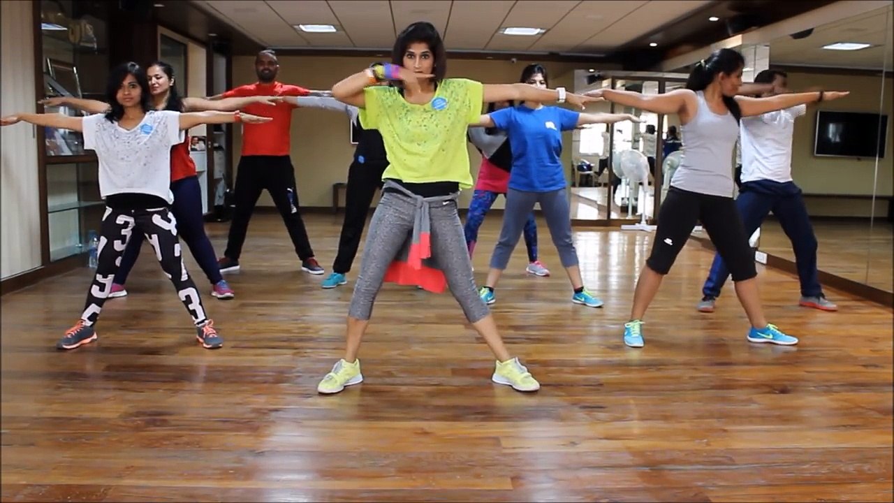 Zumba Warm-up on Sean Paul She Doesn't Mind Remix by Vijaya