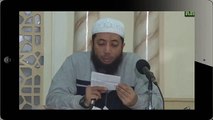 Khalid Basalamah - Apakah sama berjamaah di rumah dengan di mesjid