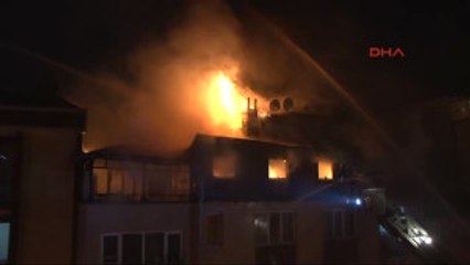 Üsküdar'da 4 Katlı Binada Yangın