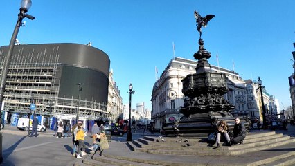 Walking in London. From Covent Garden to Piccadilly Circus to Oxford Circus