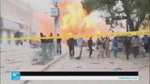 لحظة التفجير المزدوج الذي هز العاصمة الصومالية مقديشو