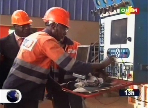 Visite du ministre du développement industriel dans deux unités industrielles