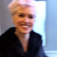 Josh Gad, Man of the People, Grills Daisy Ridley About The Last Jedi