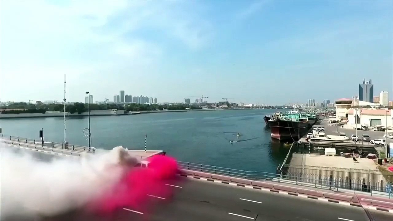 C'est comme ça qu'on éteint les incendie à Dubaï : avec des flyboard...