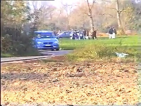 Un pilote oublie son copilote lors d'une course automobile