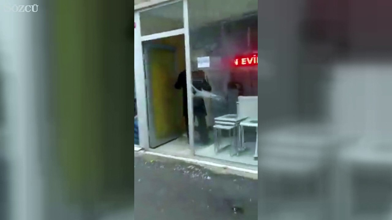 Kopeklere sopayla vuran adam kamerayı görünce...