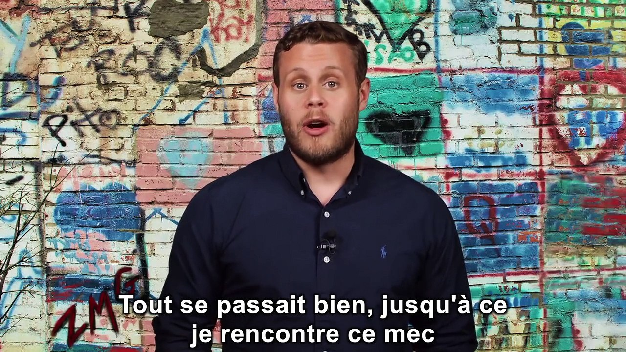 Un homme harcèle les femmes pendant un reportage contre le harcèlement de rue