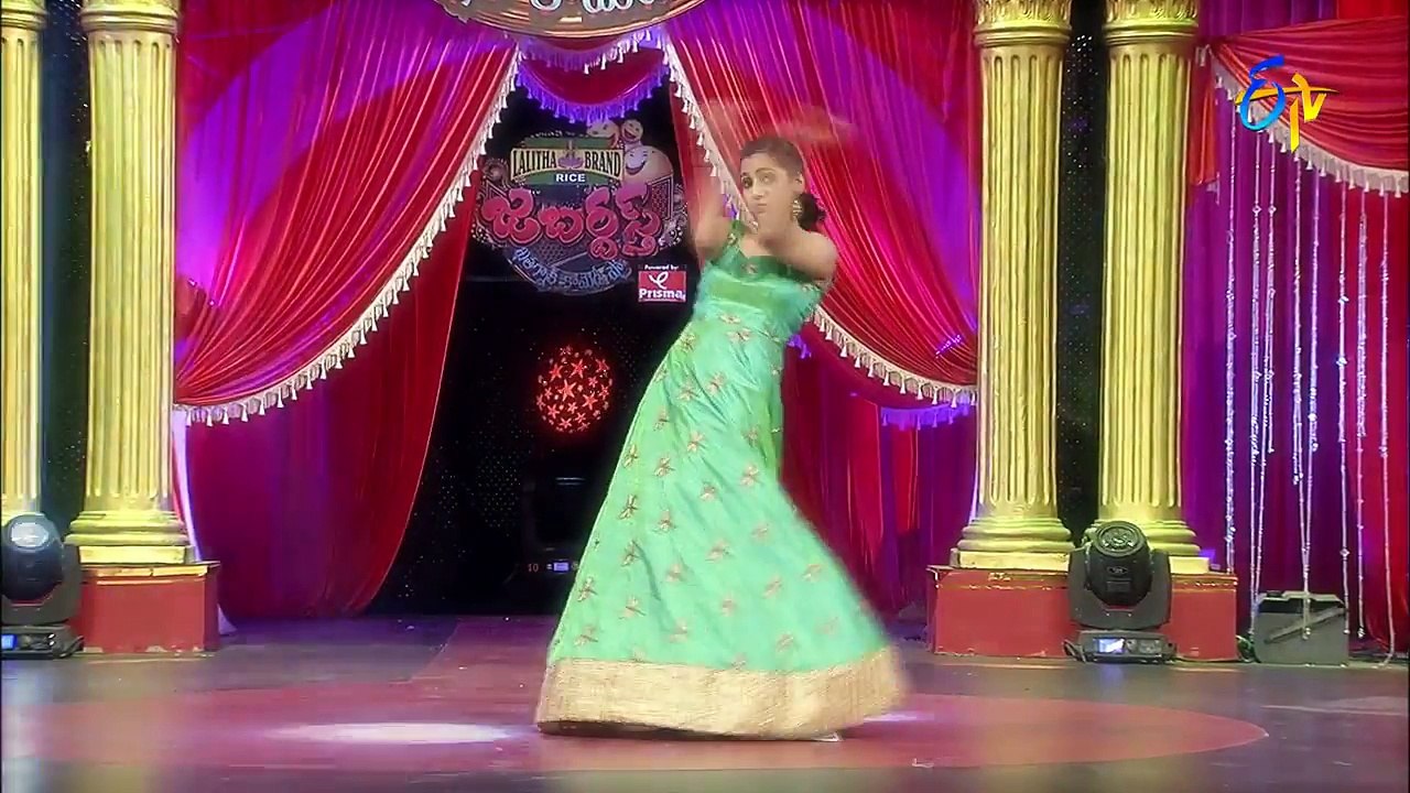 Rashmi Gautam and Roja (1)