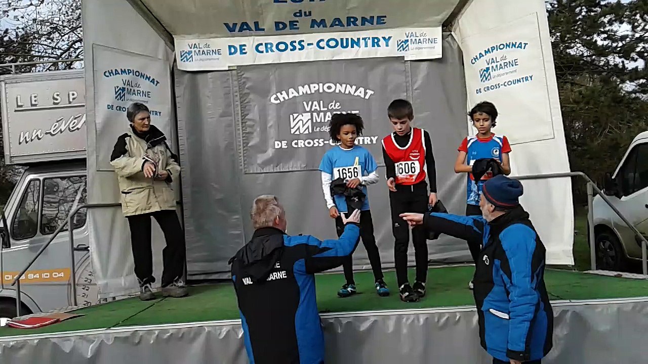 Cross Départemental du Val de Marne 08/01/2017 à Champigny-sur-Marne Remise récompenses catégorie Poussins