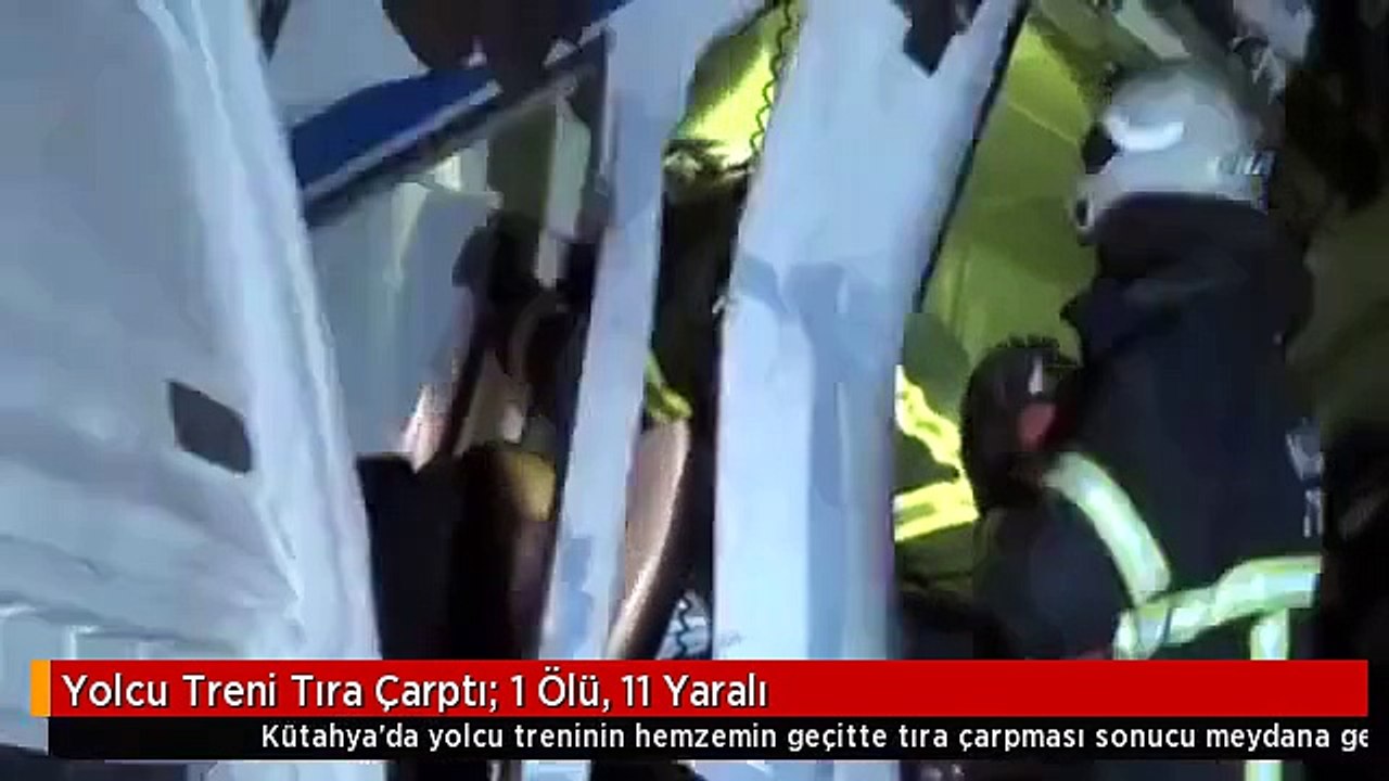 Yolcu Treni Tıra Çarptı: 1 Ölü, 11 Yaralı