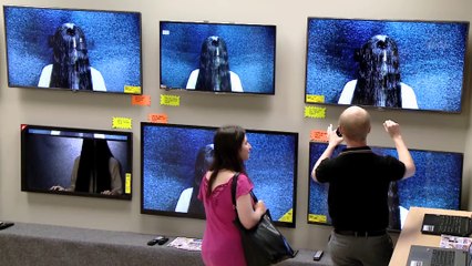 Prank: Undead Girl Crawls Out of TV
