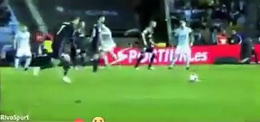 Cristiano Ronaldo empatou a partida com este "Tiro" de livre directo