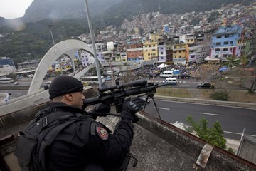 BOPE, O Lado Obscuro do Rio de Janeiro pt-pt - Police Brazil (HD)