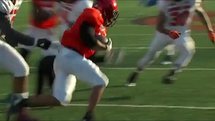 D.J. Pumphrey escapes several tackles on nice run