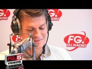 YELLE EN INTERVIEW CHEZ  RADIO FG