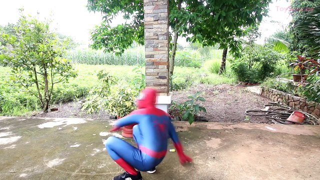 Замороженные elsa будет Человек-паук! ж/ Человек-Паук Джокер и Малефисента забавный супергерой в реальной жизни!