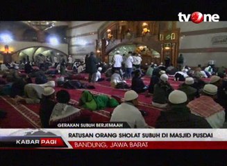 Salat Subuh Berjamaah Sebelum Aksi Bela Ulama