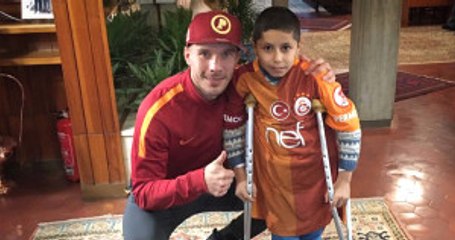 Galatasaraylı Podolski, Yöneticiyi Yalanladı: Eve Gelin Görün, Ailem Gitmedi