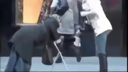 Beggar woman is at night, look how she dresses