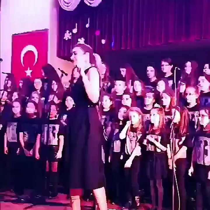 Sıla'nın gençlik korosu