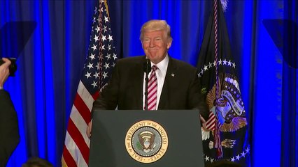 Trump é recebido com protestos na Filadélfia