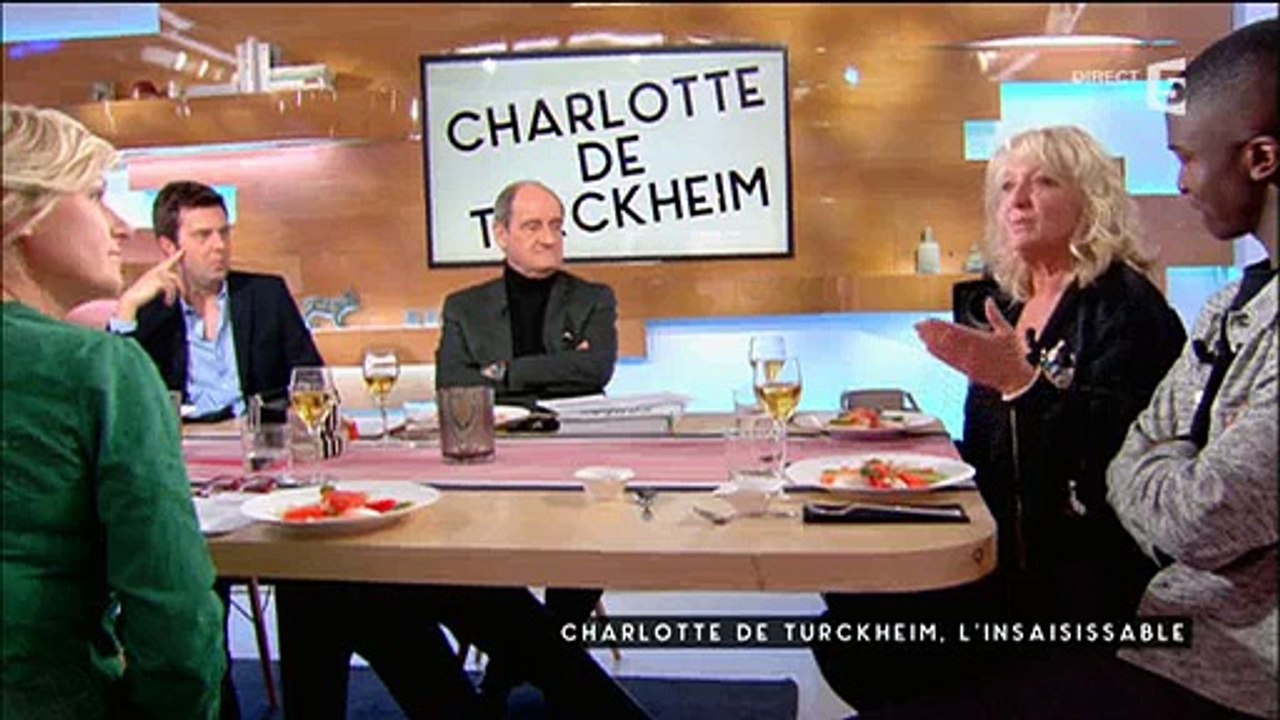 Charlotte de Turckheim raconte comment elle a tourné malgré elle dans un film - Regardez