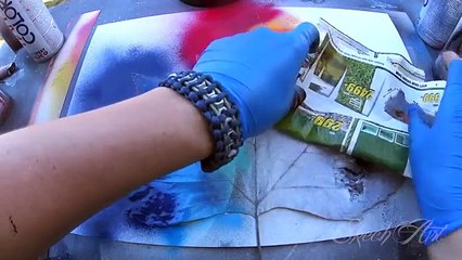 Yaprak Üzerine Spreyle Evren Resmeden Sanatçı