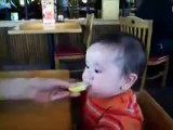 Приколы с детьми как малыши реагируют на вкус лимона