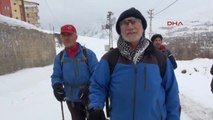 Hakkarili Dağcılar 2 Bin 400 Rakımlı Vatan Dağı'na Tırmandı