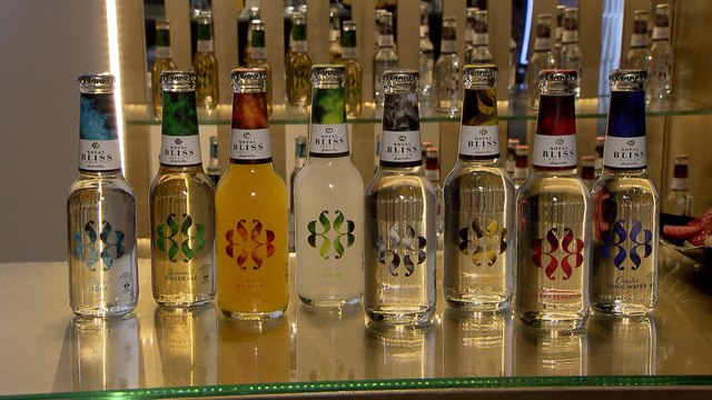 Coca-Cola presenta una nueva marca de mixers premium