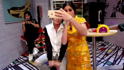 Jessica Menirukan Gerakan Satria Baja Hitam