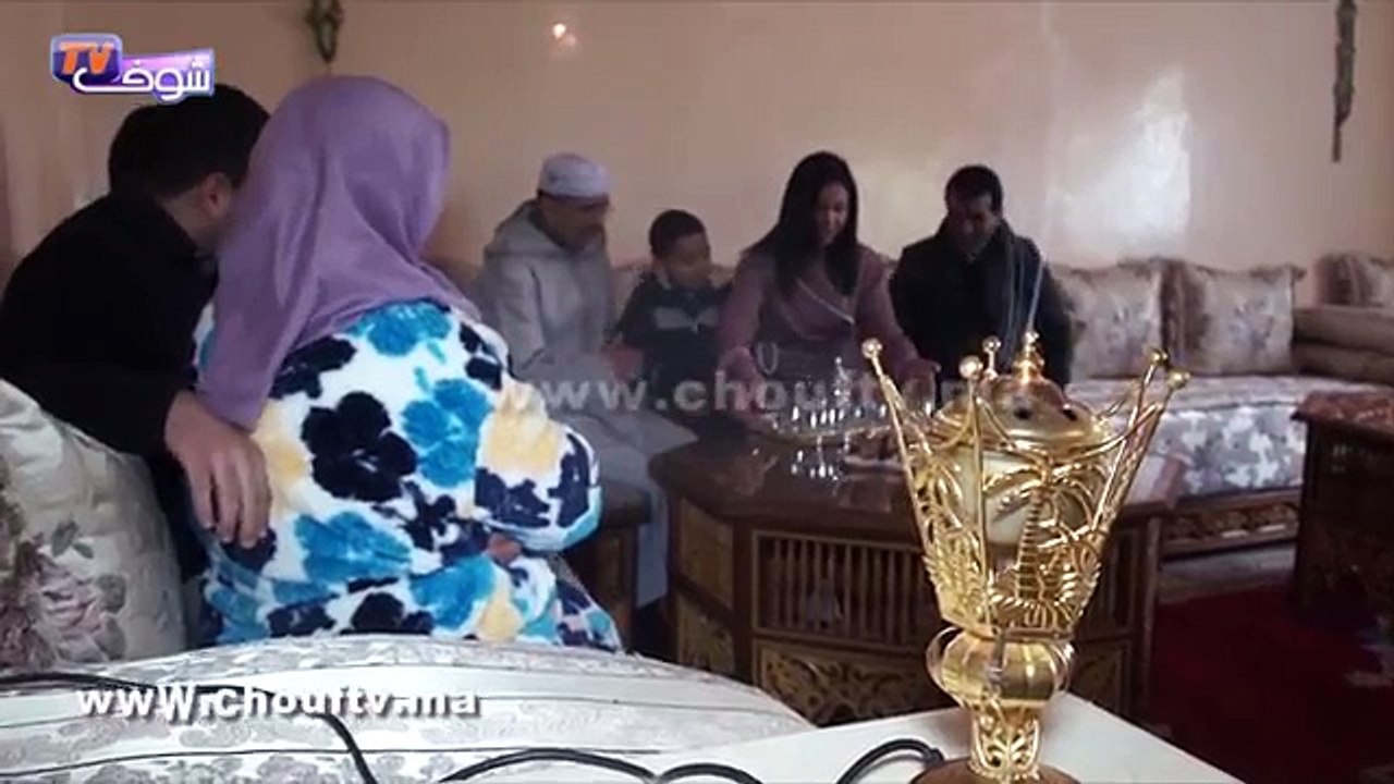 Wie is de Marokkaanse politievrouw die succes boekte met haar nieuw uniform? (video)