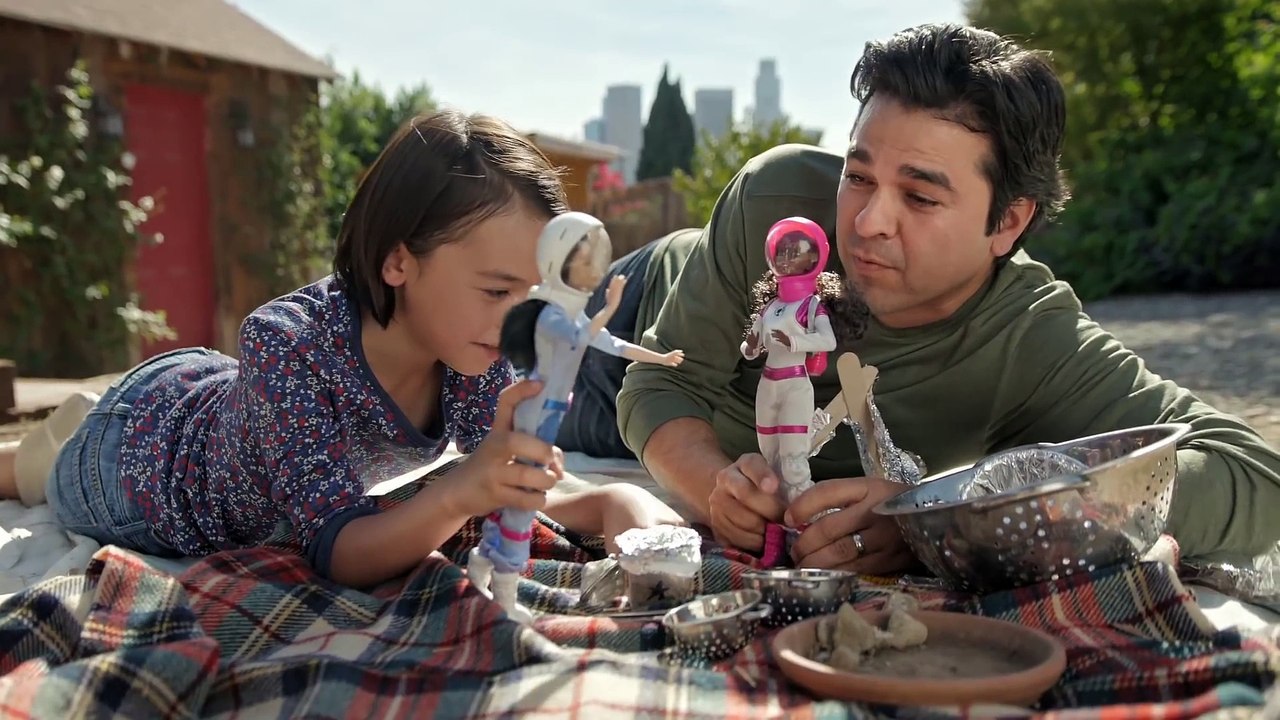Une pub ou des pères jouent à la Barbie avec leurs filles fait un vrai carton