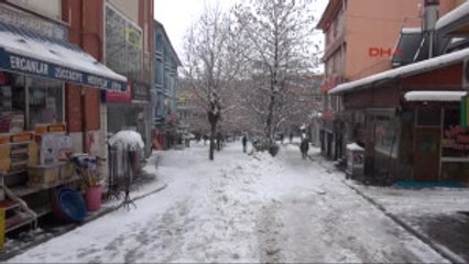 Tunceli'de Kar 300 Köy Yolunu Kapattı