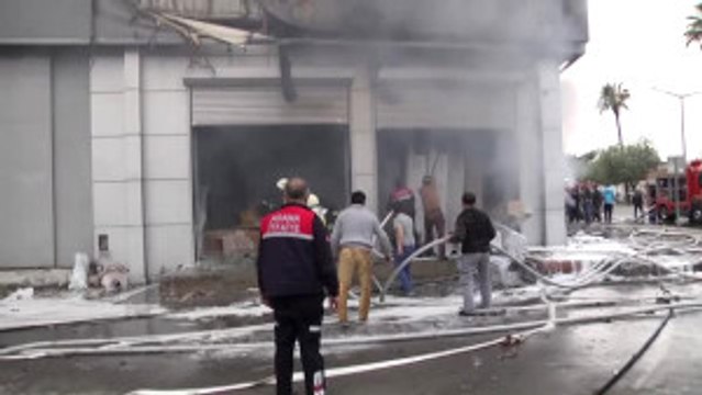 Plastik Eşya Deposundaki Yangın Söndürüldü