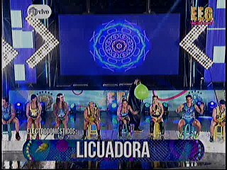 Flavia Laos en juego Licuado de Palabras Primer Turno