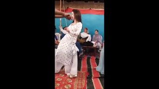 Desi girl dance on bollywood song 2016 - Cute girl dance -