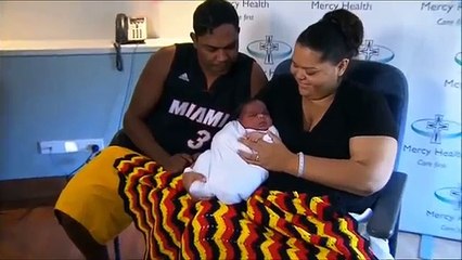 Elle donne naissance à un beau bébé de 6,06 kg