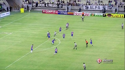 Quand la mascotte est meilleur que le goal de l'équipe de foot!