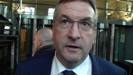 Pierre-Yves Jeholet : 'Il faut moins de structures'